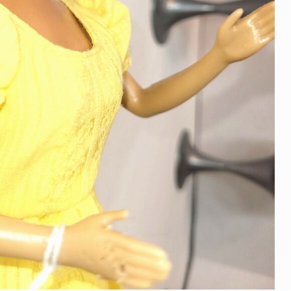 1981 Vintage Magic Curl Barbie - Picture 5 of 10